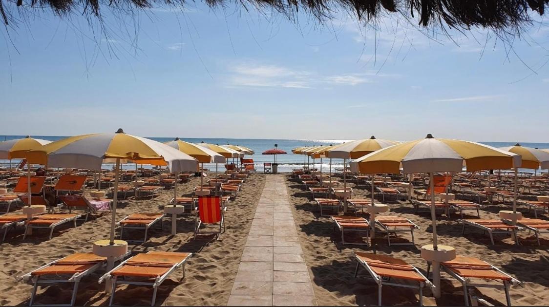 Residence Anchisemare Alba Adriatica Exterior photo