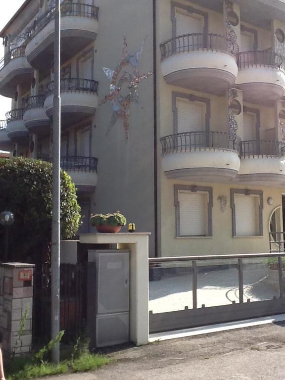 Residence Anchisemare Alba Adriatica Exterior photo