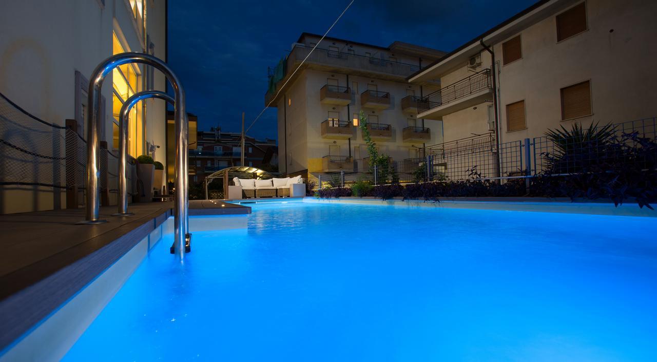 Residence Anchisemare Alba Adriatica Exterior photo